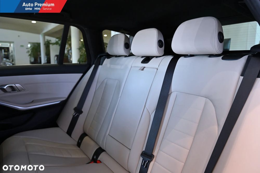BMW Seria 3 330i xDrive M Sport sport - 16
