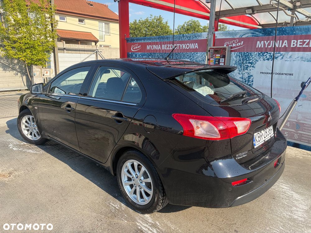Mitsubishi Lancer 1.6 Invite - 13
