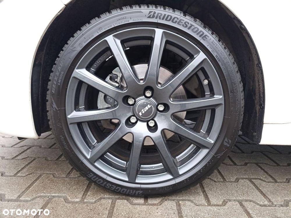 Toyota Yaris 1.5 Executive - 9