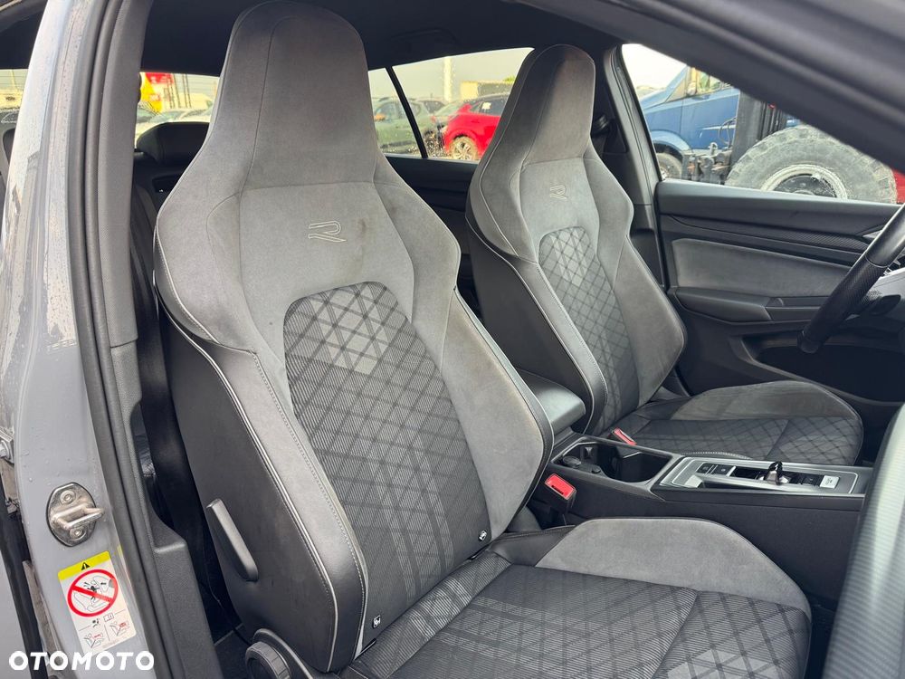 Volkswagen Golf 2.0 TDI SCR DSG R-Line - 25