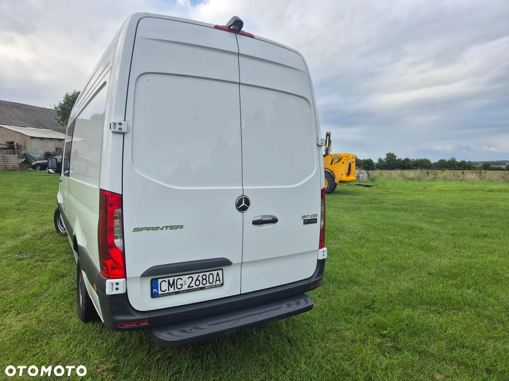 Mercedes-Benz Sprinter - 4