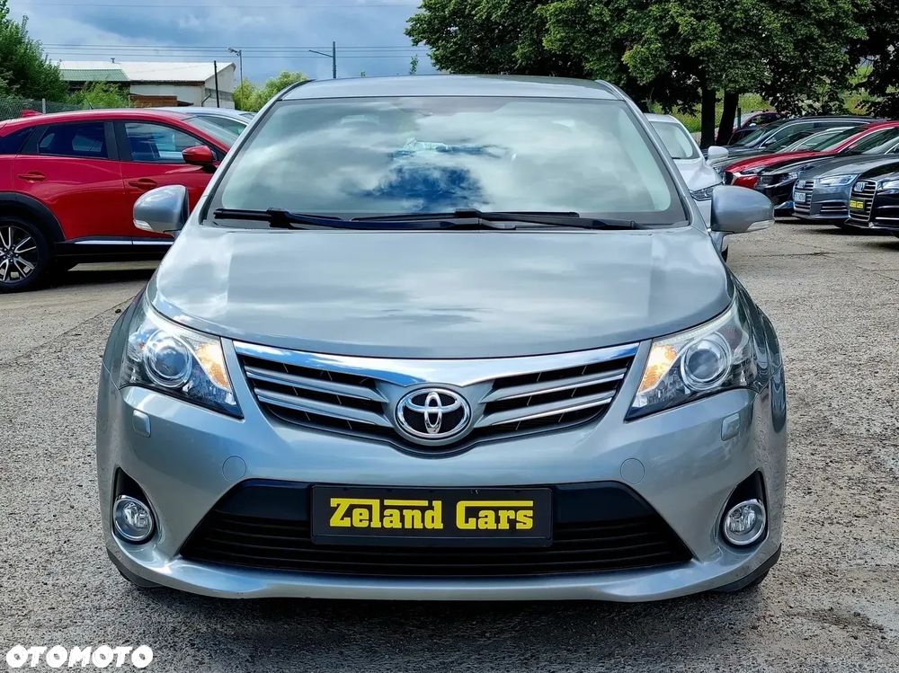 Toyota Avensis 1.8 Premium - 2