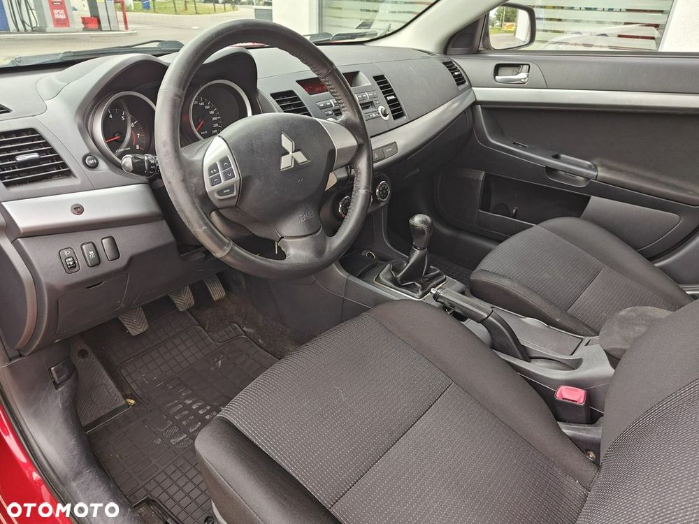 Mitsubishi Lancer - 9
