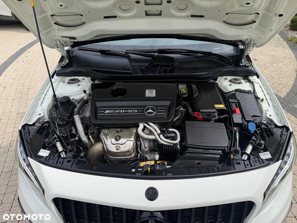 Mercedes-Benz GLA 45 AMG 4Matic 7G-DCT - 30