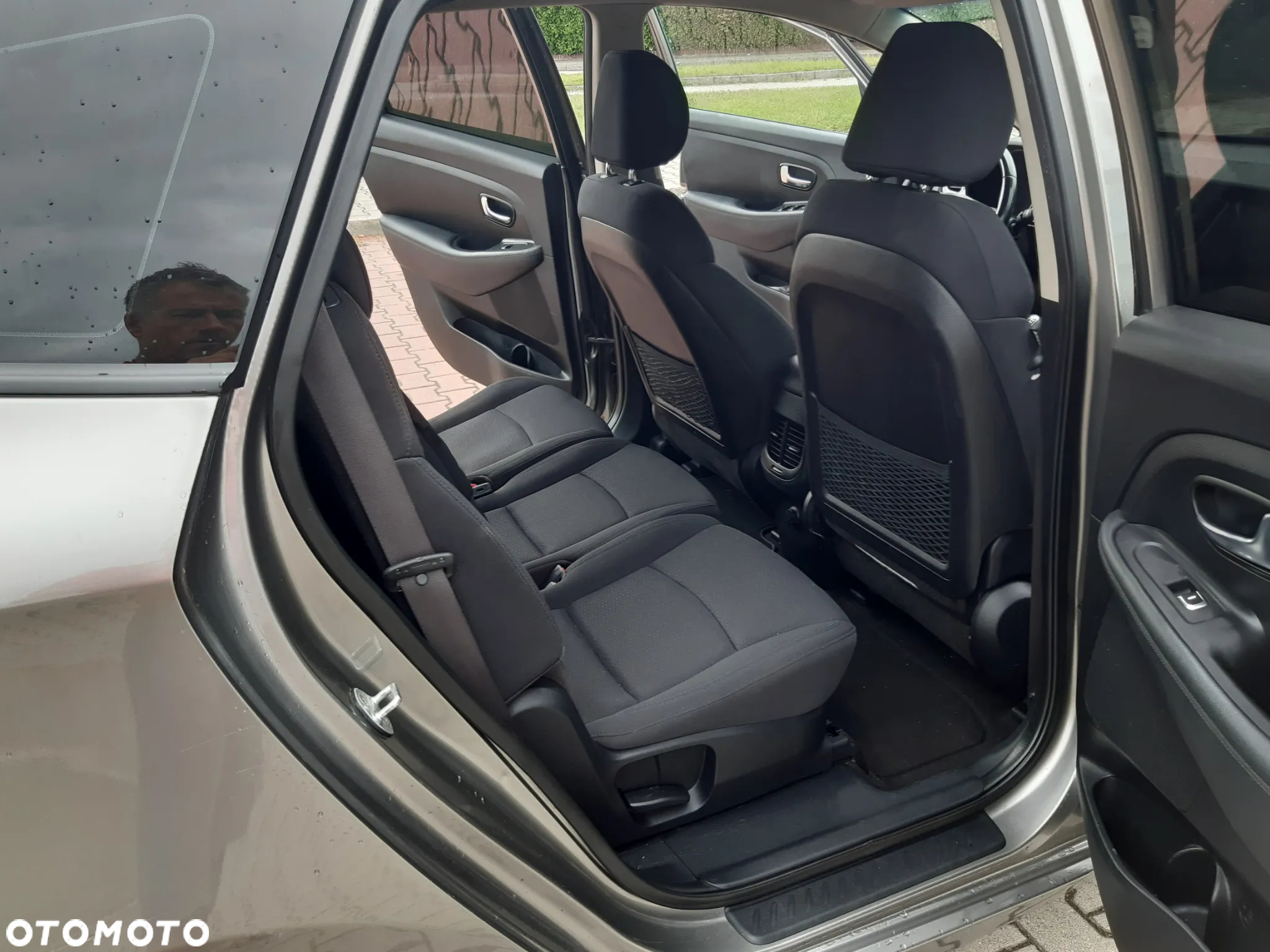 Kia Carens 1.7 CRDi 115 Dream Team Edition - 15