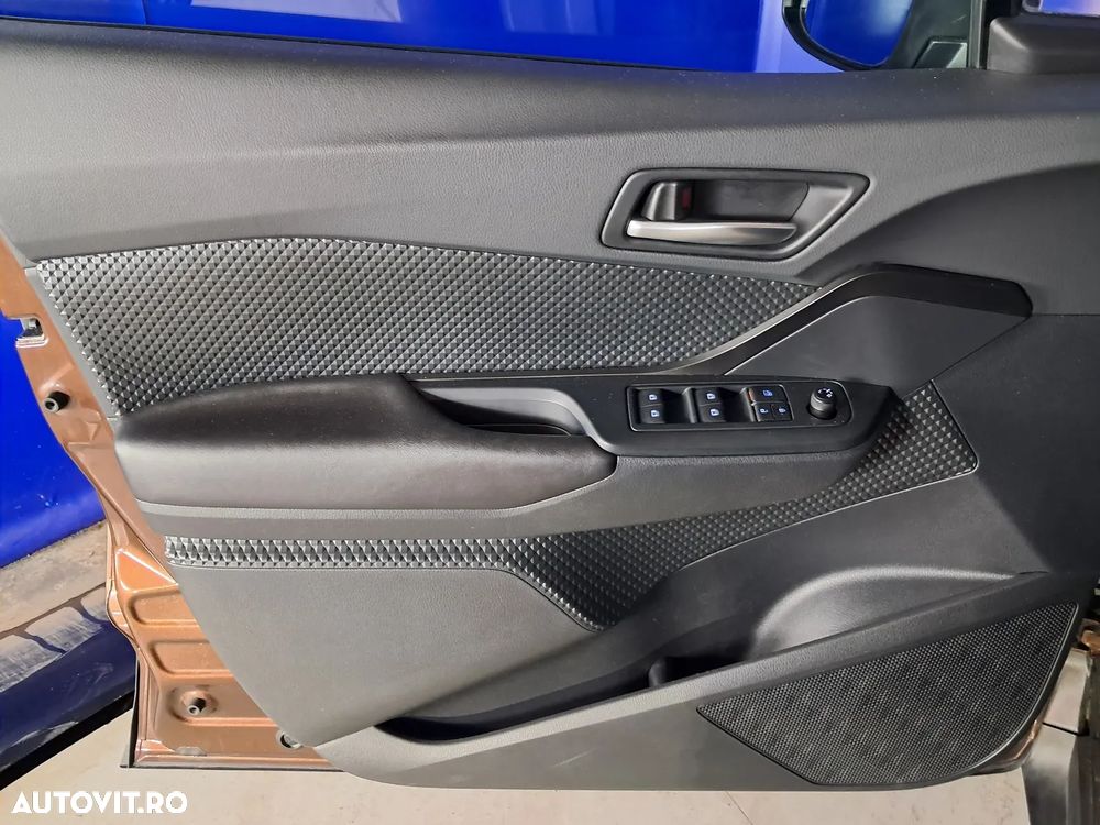 Toyota C-HR 1.8 HSD 4x2 CVT C-enter - 4