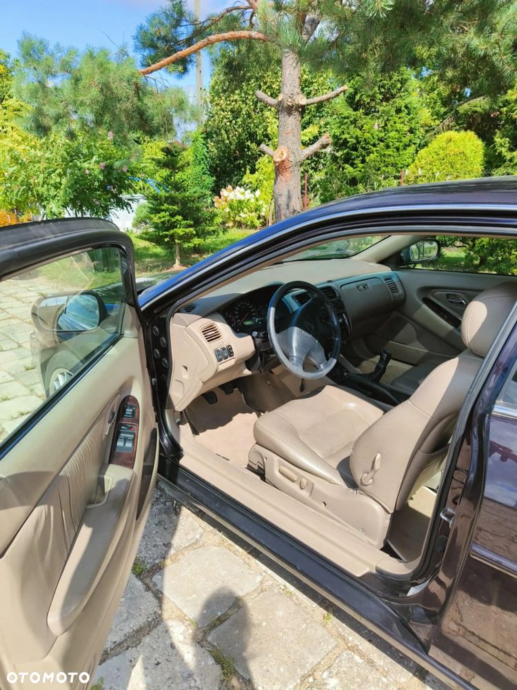 Honda Accord 2.0i ES - 4