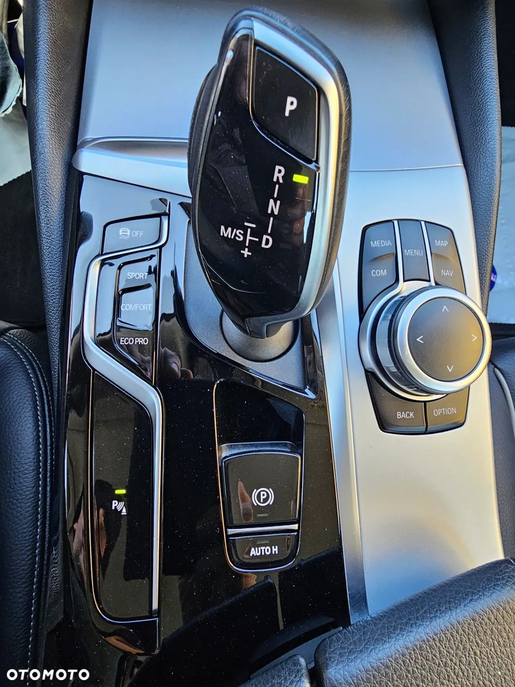 BMW Seria 5 520d Sport - 27