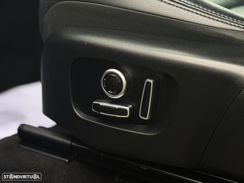 Land Rover Discovery Sport P300e Dynamic SE - 15