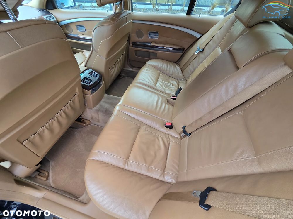 BMW Seria 7 750Li - 15