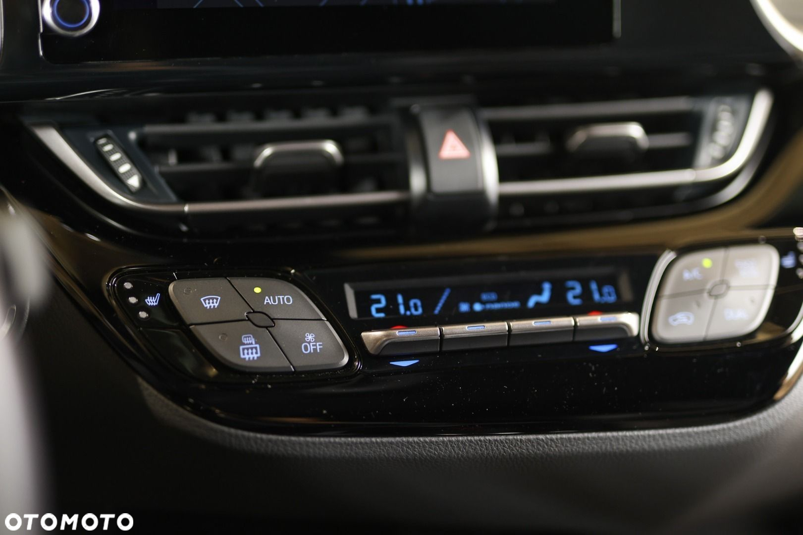Toyota C-HR - 25
