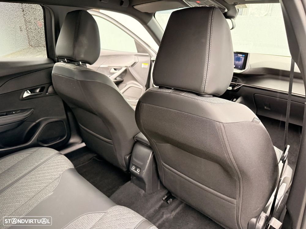 Peugeot 2008 1.2 PureTech Allure - 14