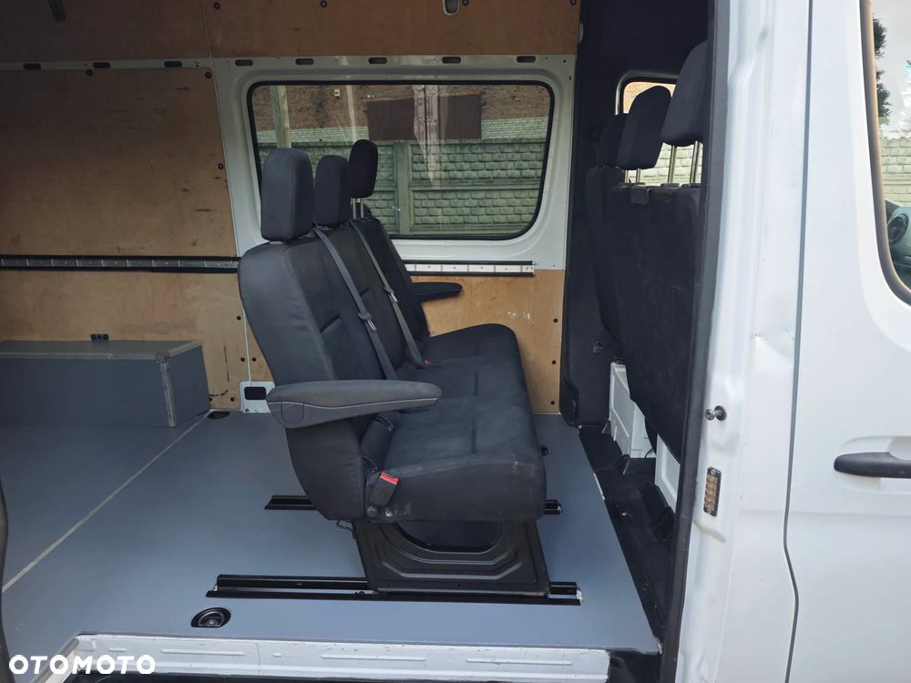Mercedes-Benz Sprinter - 9