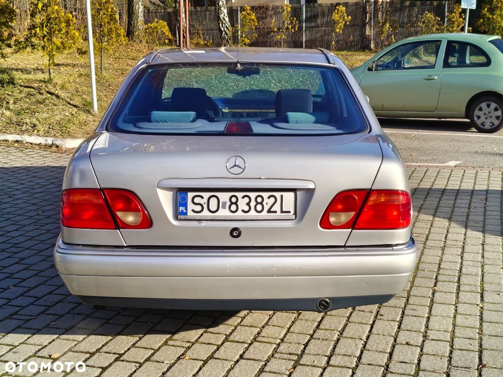 Mercedes-Benz Klasa E - 18