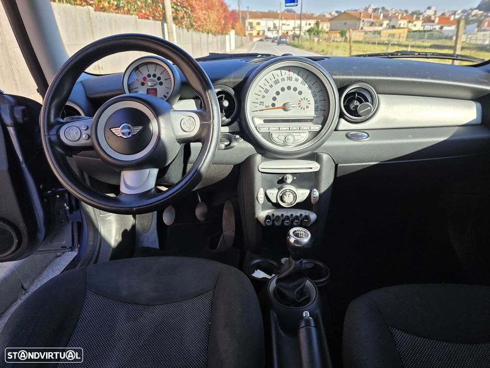 MINI 3 Portas Cooper D - 7