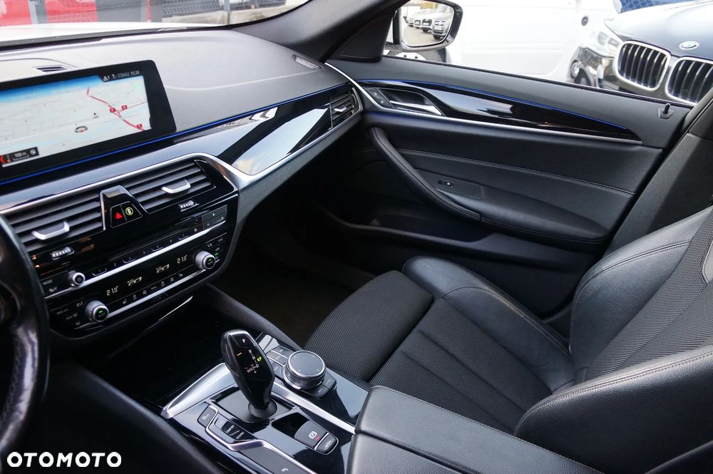 BMW Seria 5 520d xDrive Sport Line - 27
