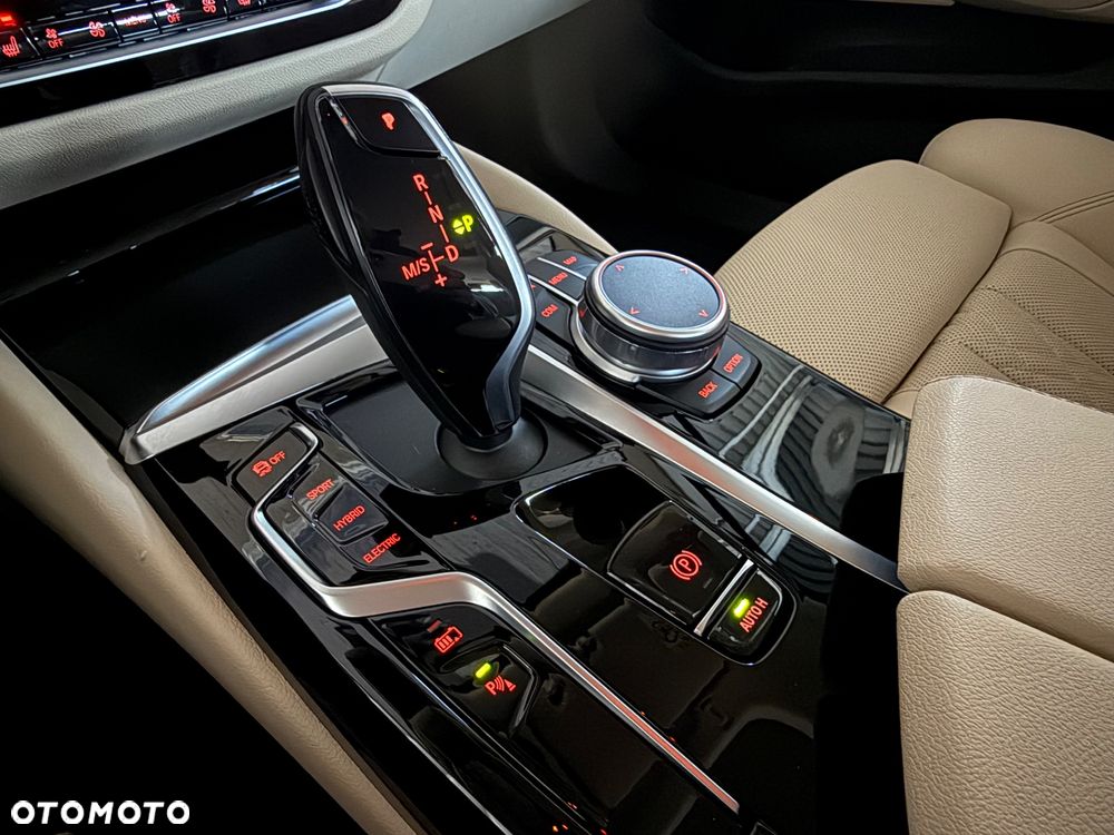 BMW Seria 5 530e M Sport sport - 39