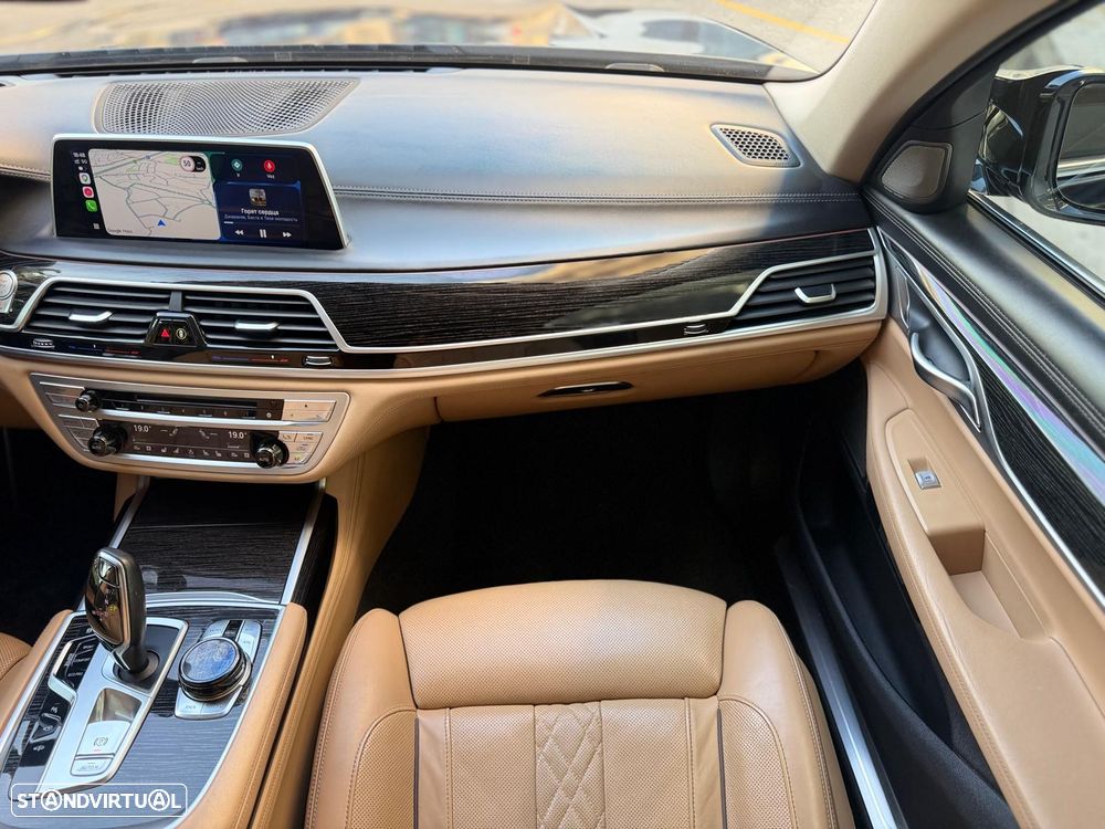 BMW 750 d xDrive Pack M - 42