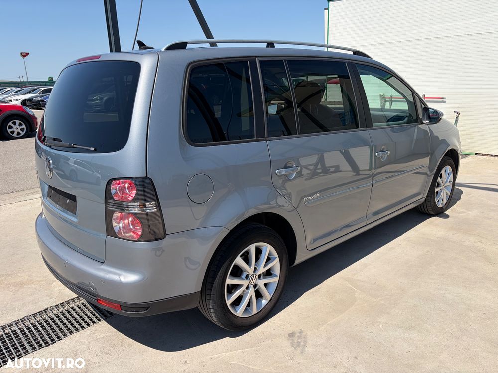 Volkswagen Touran 1.4 TSI DSG Comfortline - 4