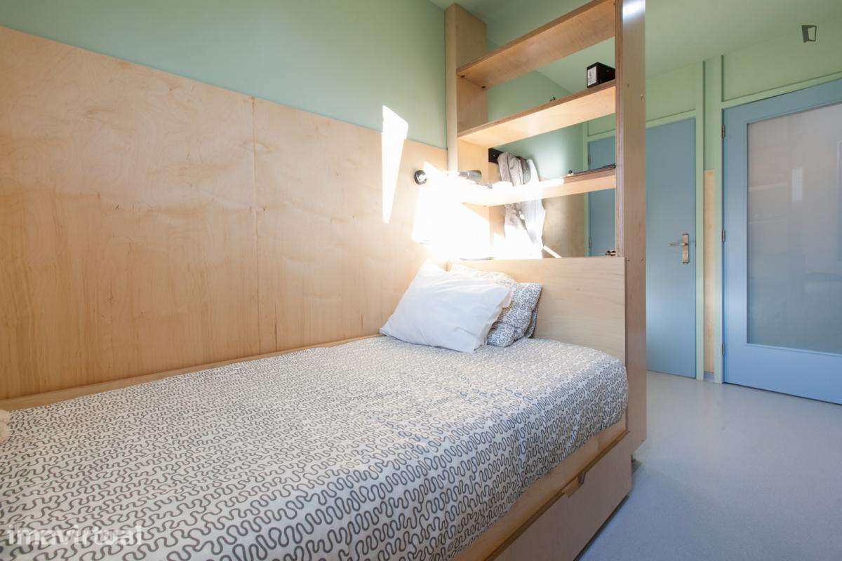 Quarto - localizado em Paranhos Porto - Grande imagem: 2/41