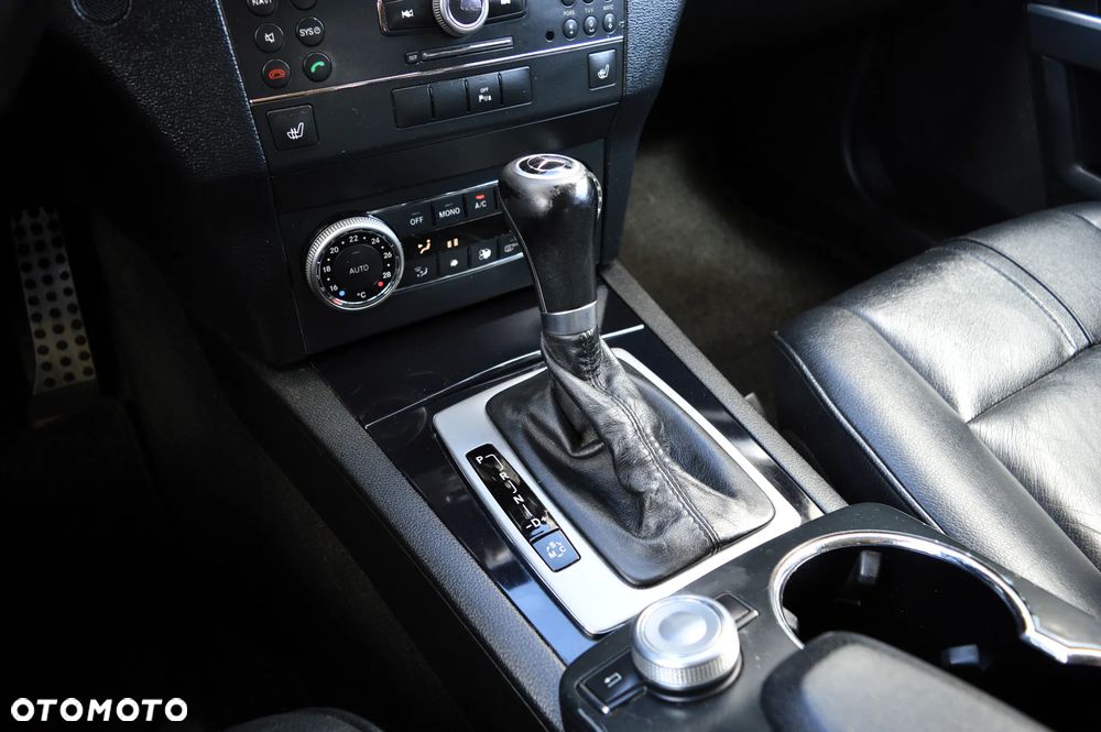 Mercedes-Benz GLK 320 CDI DPF 4Matic 7G-TRONIC Edition 1 - 23