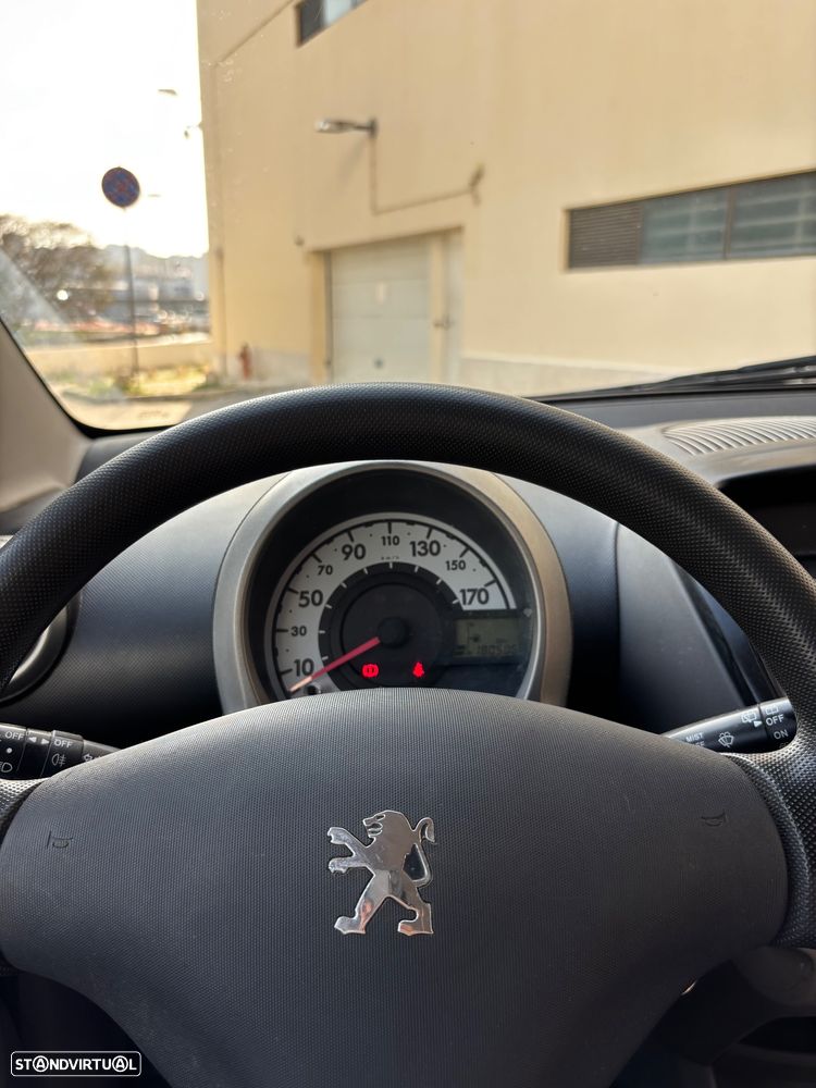 Peugeot 107 1.0 Urban Style - 10