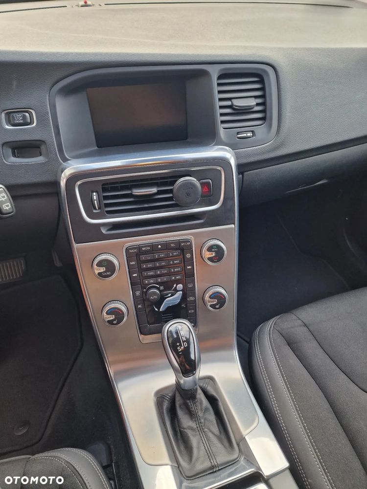 Volvo V60 D4 Drive-E Momentum - 10