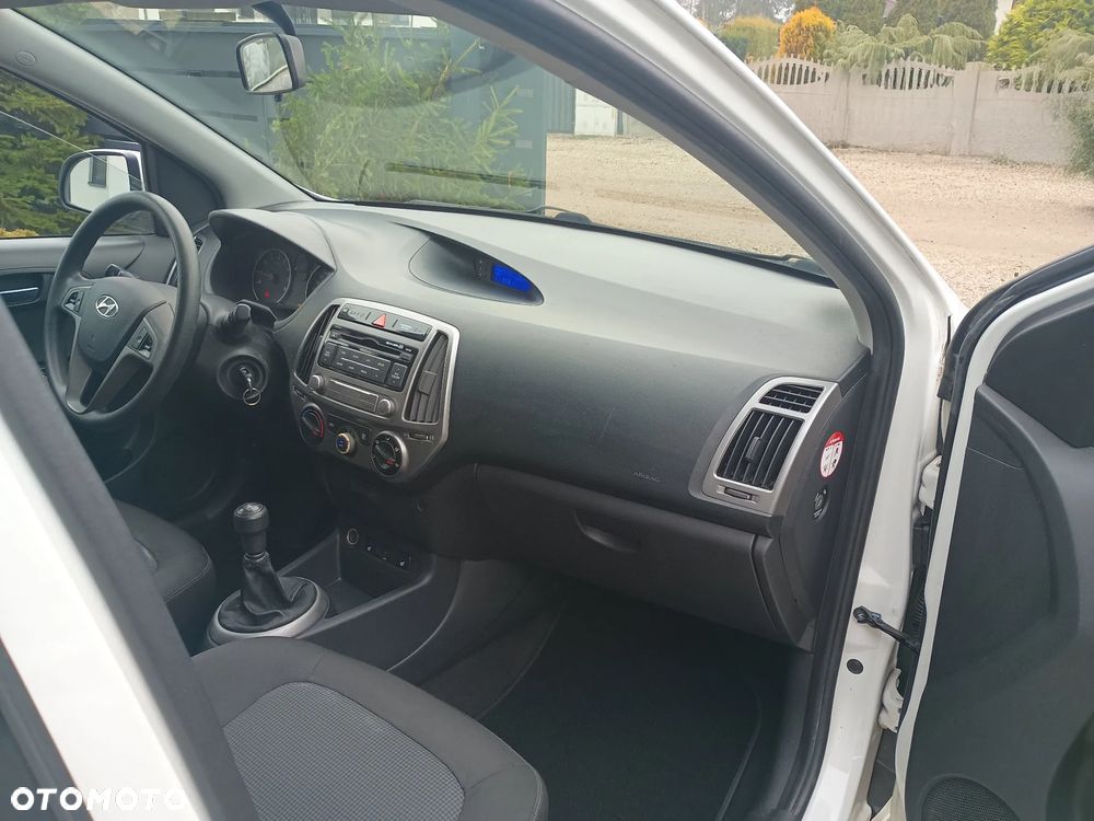 Hyundai i20 1.2 Trend - 13