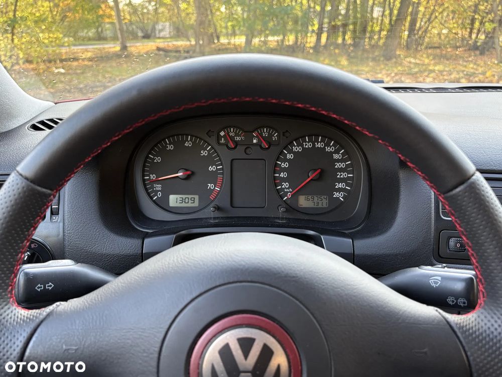 Volkswagen Golf - 16