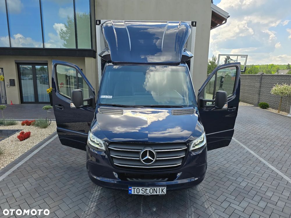 Mercedes-Benz SPRINTER 319 3.0 CDI KONTENER 4,28cmDługi 2,29cmSzero 2,24cmWysok + WINDA 750Kg 42Tyś km SERWIS DO OSTATNIEGO Km ASO MERCEDES-BENZ SALON PL STAN NOWY NOWY NOWY FABRYCZNA GWARANCJA - 30