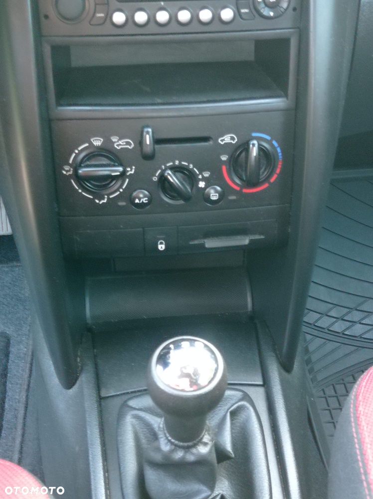 Peugeot 207 - 7