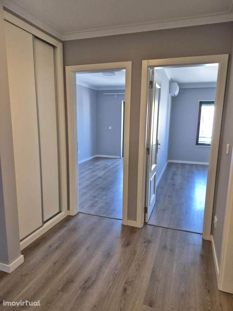 Apartamento T3 com parqueamento - Grande imagem: 3/21