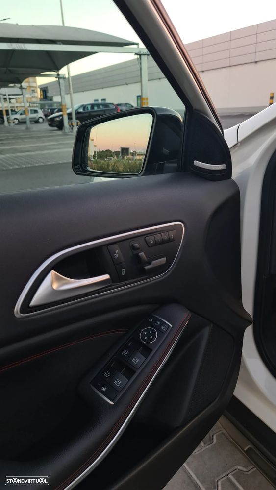 Mercedes-Benz GLA 45 AMG 4-Matic - 14