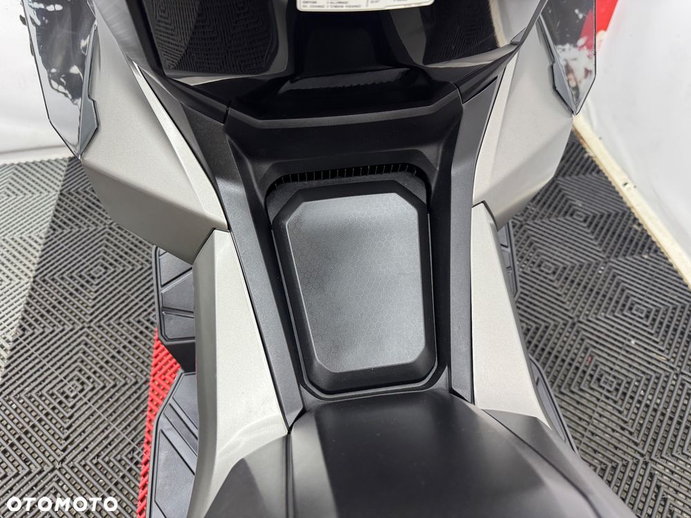 Honda ADV350 - 24