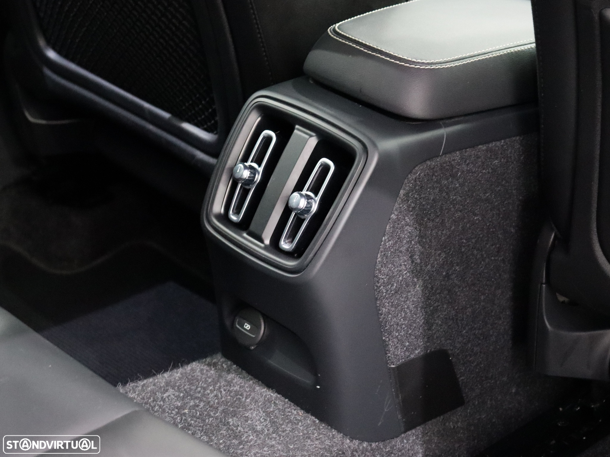 Volvo XC 40 P8 AWD Recharge RDesign - 19