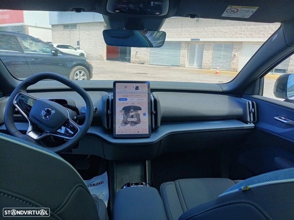 Volvo EX30 Cross Country Twin Motor Performance AWD Ultra - 4