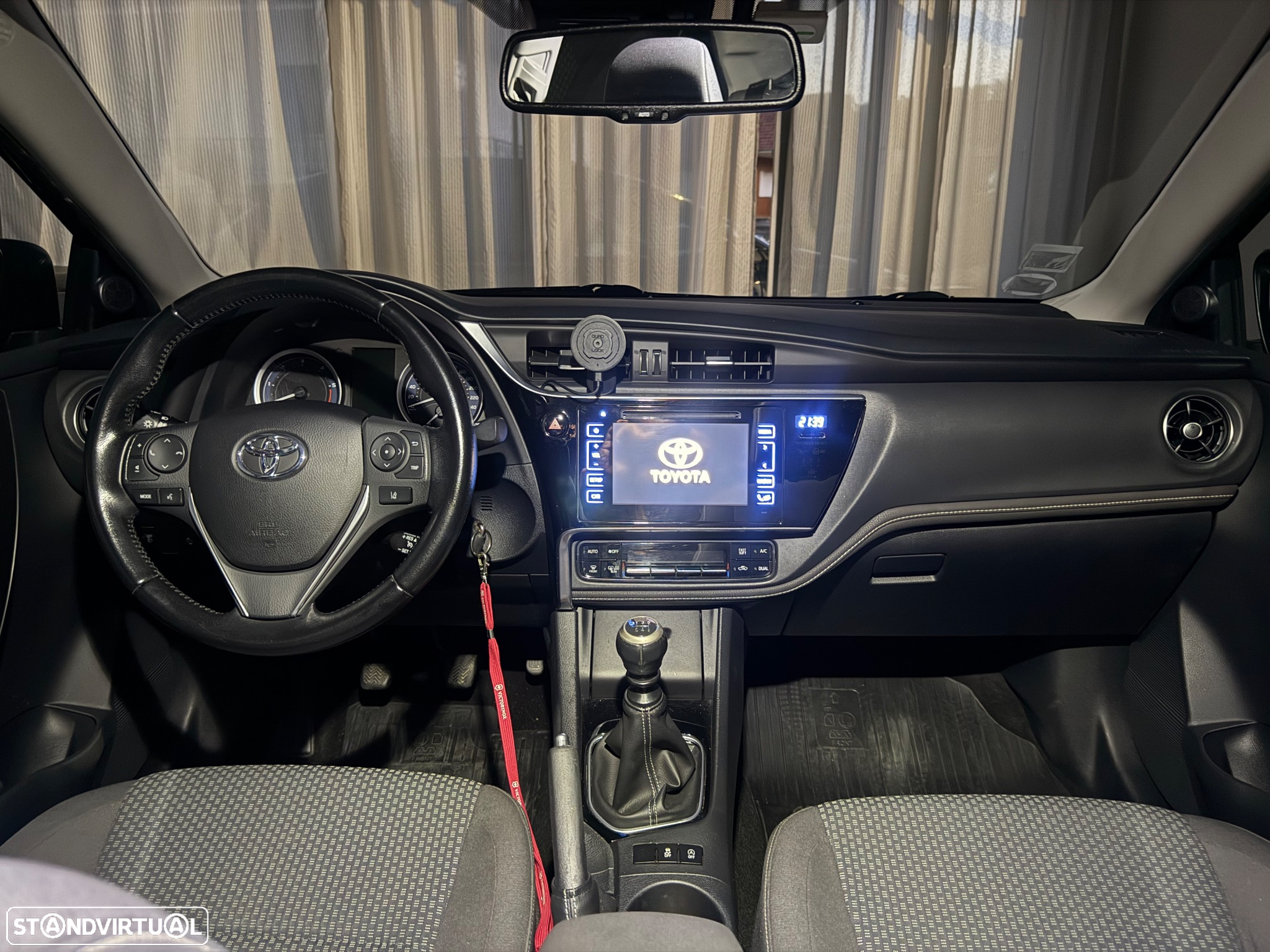 Toyota Corolla 1.4 D-4D Exclusive - 12
