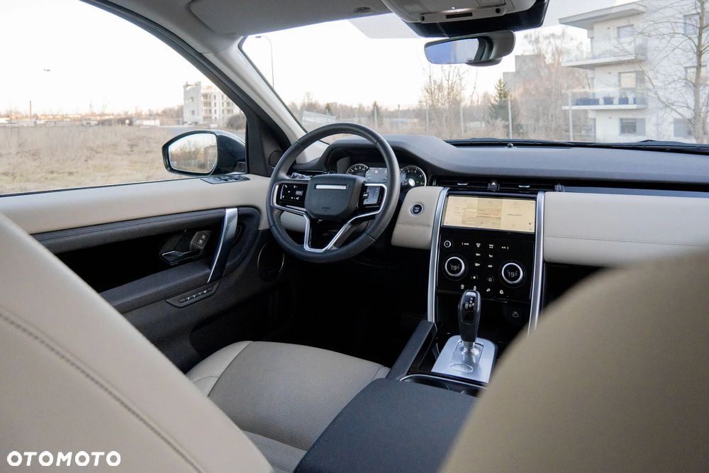 Land Rover Discovery Sport 2.0 P200 mHEV - 16