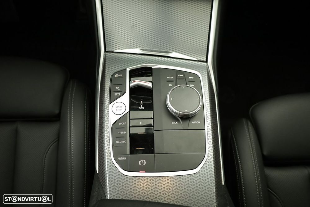 BMW 330 e Edição Desportiva M Auto - 14