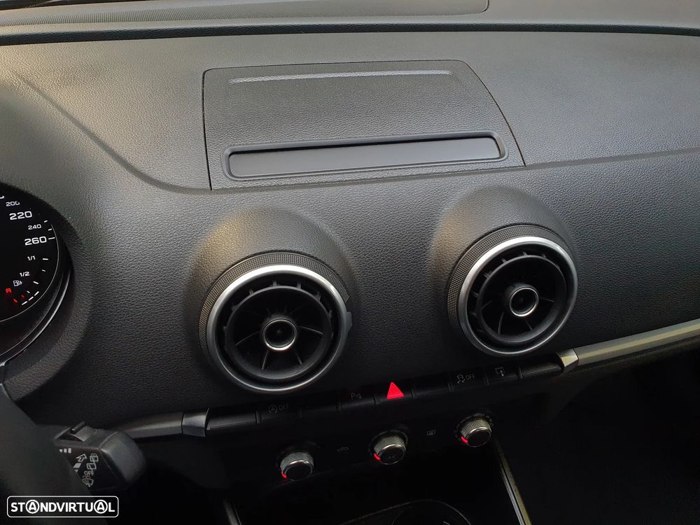 Audi A3 Sportback 1.6 TDI Advance - 19