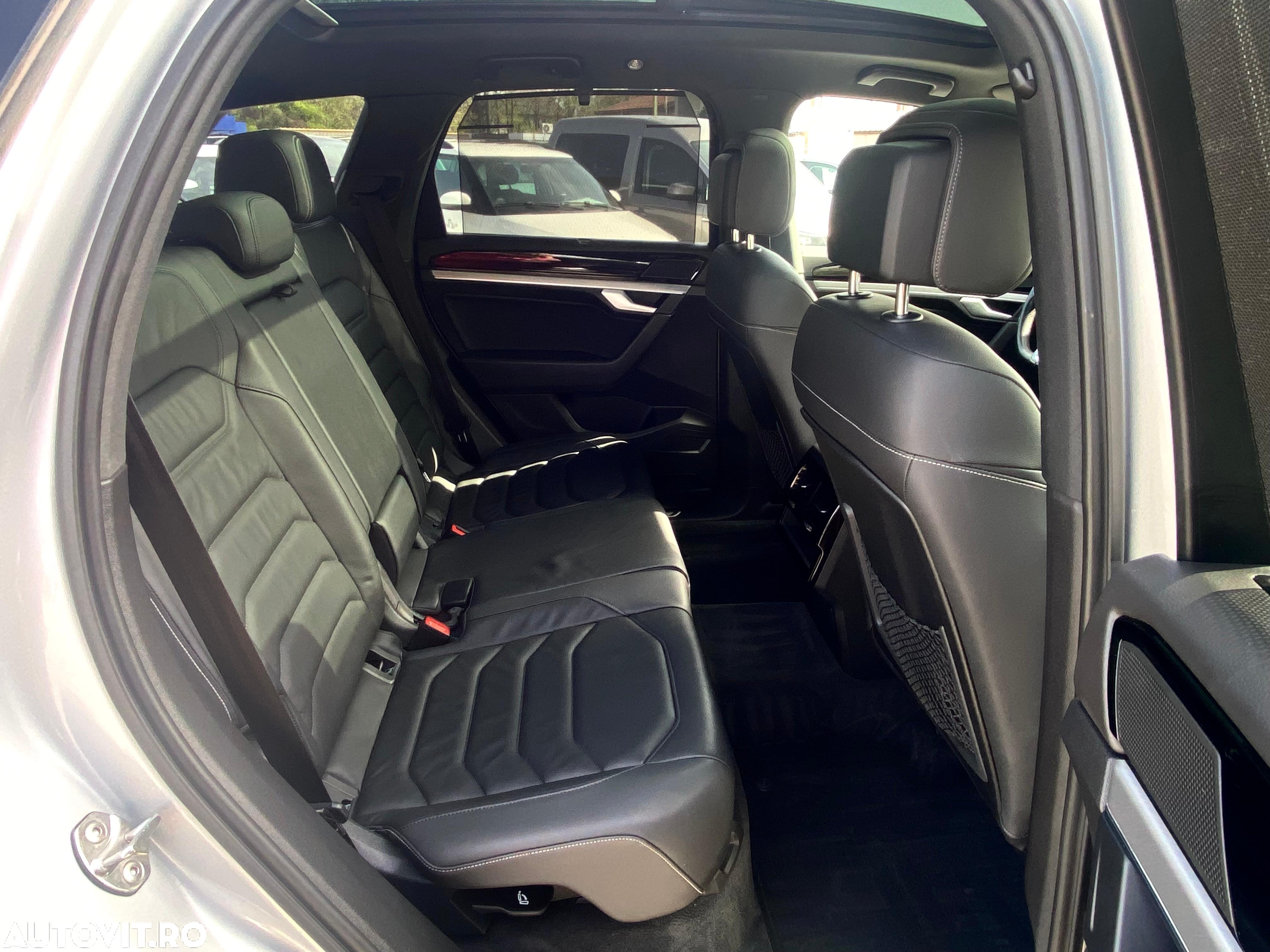 Volkswagen Touareg 3.0 V6 TDI 4Motion DPF Automatik R-Line - 24