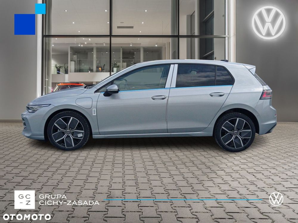 Volkswagen Golf - 2