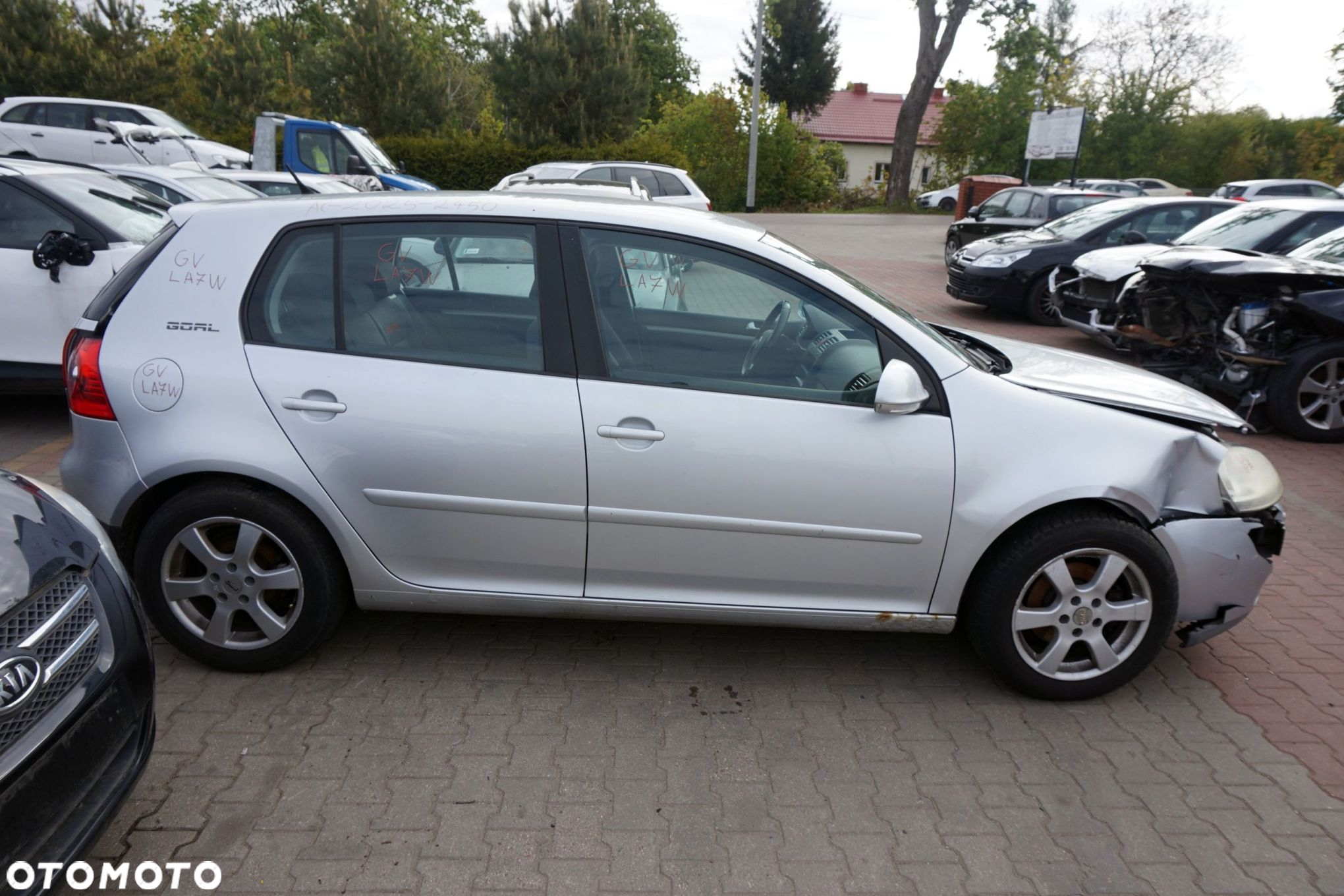 VOLKSWAGEN GOLF V 5D HB 2006 LA7W 1.6 8V BSE 102KM FVH SREBRNY na części - 6