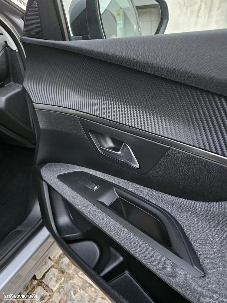 Peugeot 5008 PureTech 130 EAT8 Stop & Start Allure - 21