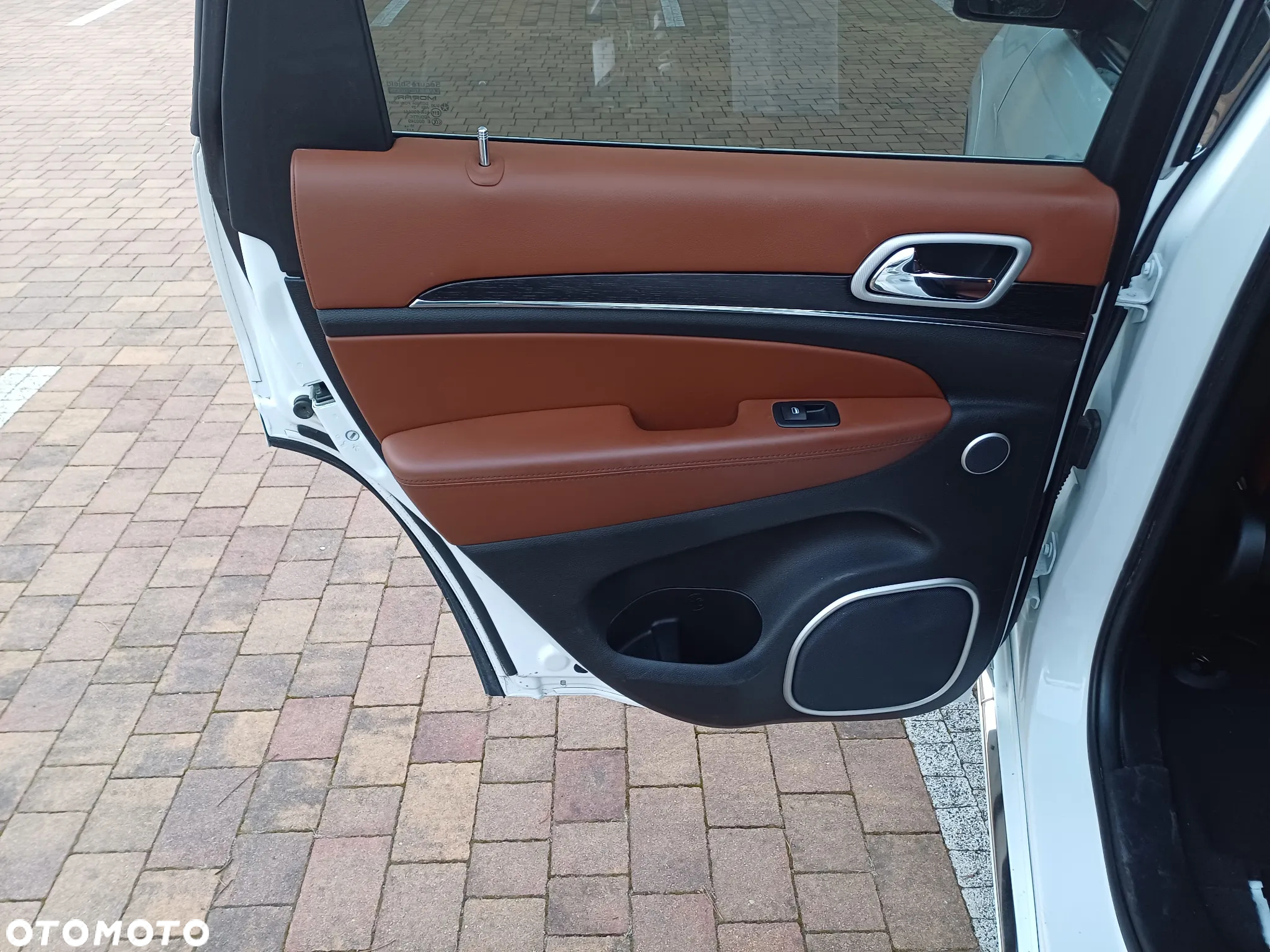 Jeep Grand Cherokee 5.7 V8 HEMI Summit - 12