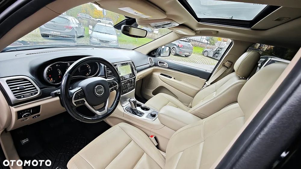 Jeep Grand Cherokee - 29