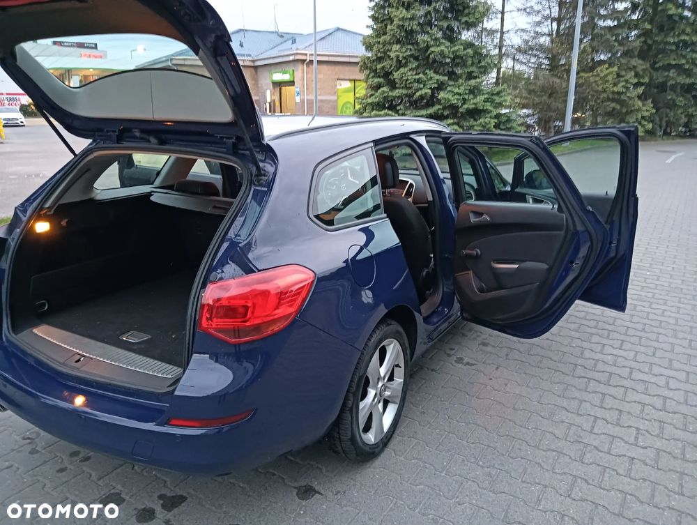 Opel Astra 2.0 CDTI DPF Design Edition - 8