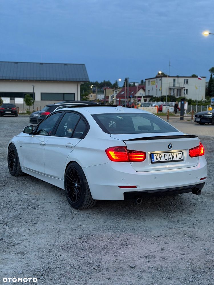 BMW Seria 3 320d DPF Edition Sport - 4