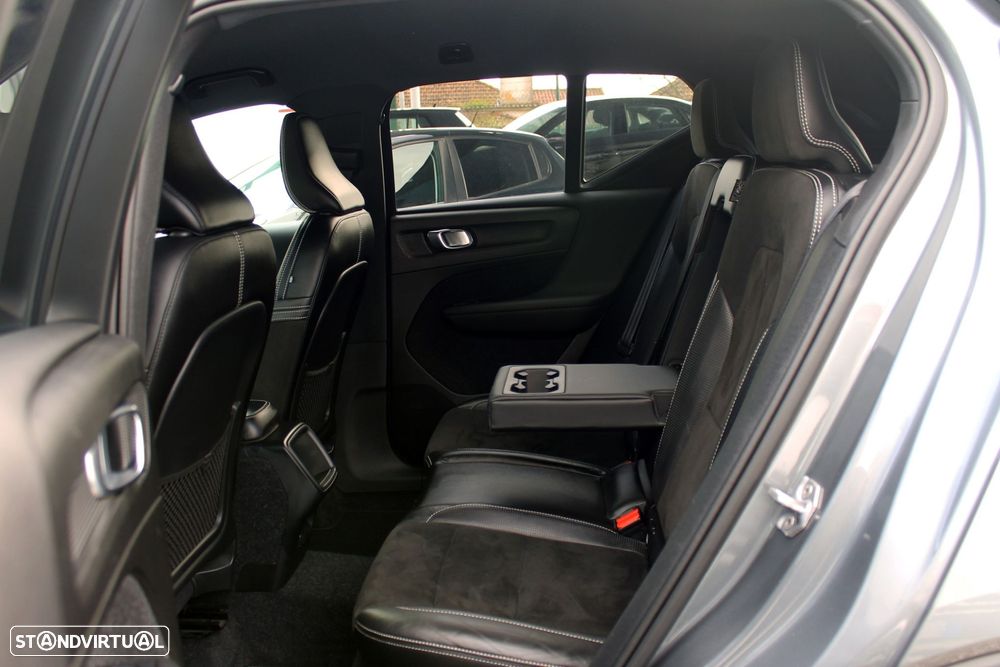 Volvo XC 40 1.5 T3 R-Design Tech Edition - 23