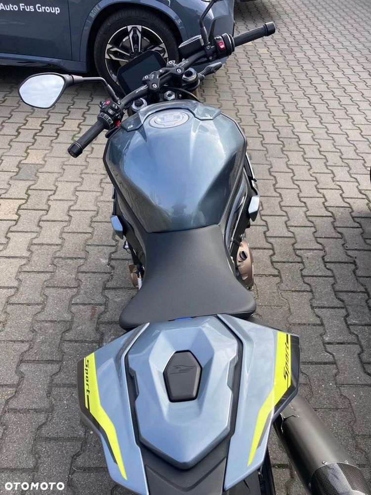 BMW S - 5